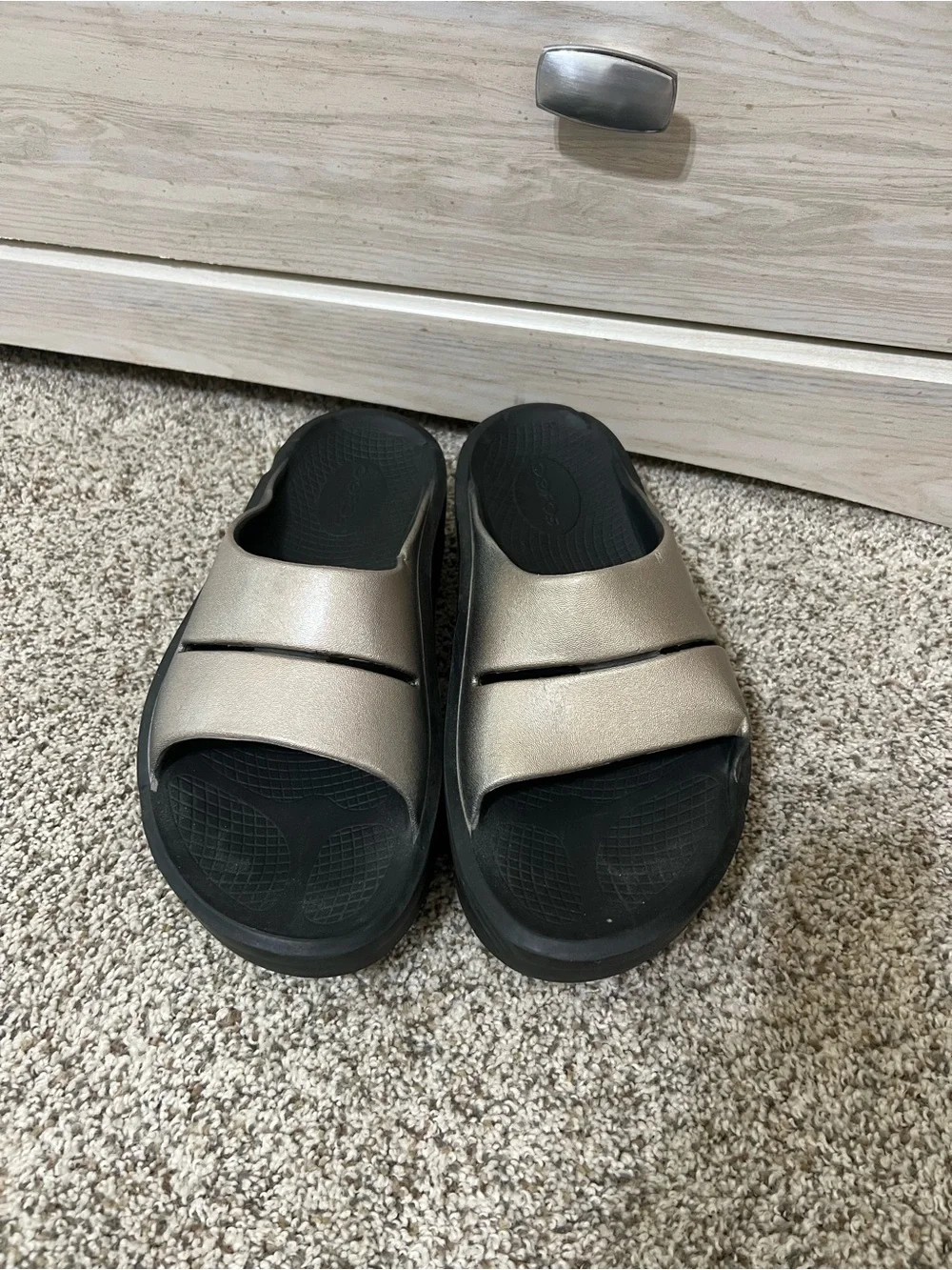 OOFOS OOmega OOahh Luxe Recovery Slide Sandals